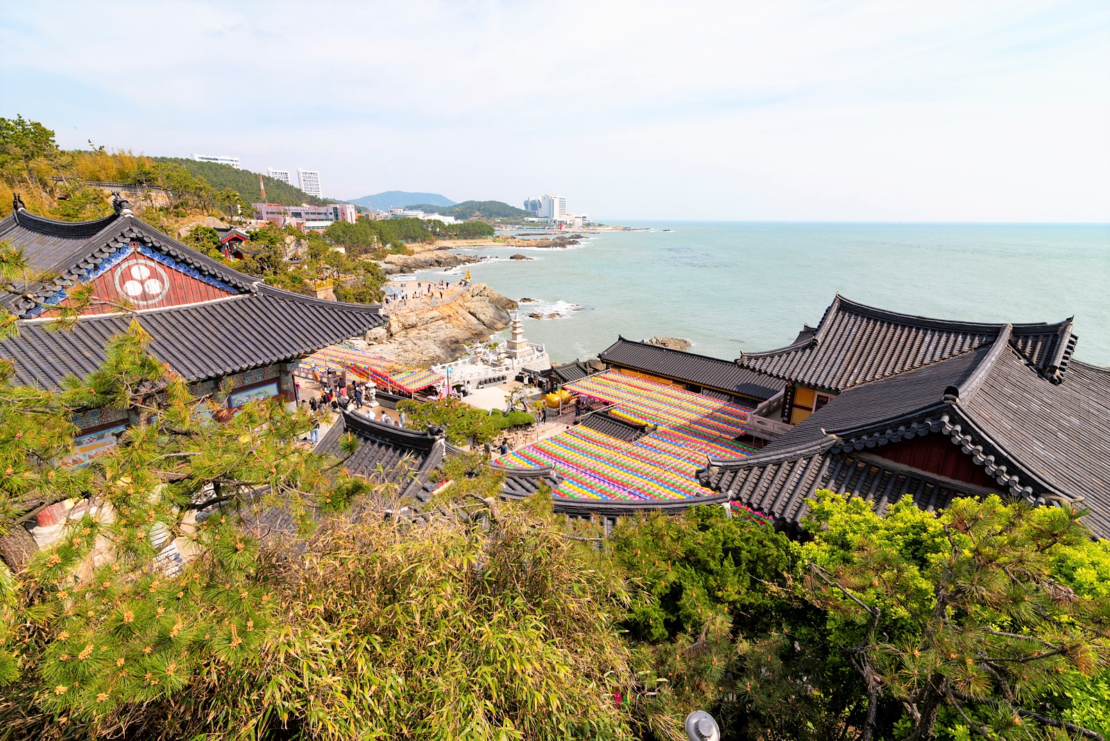 Read more about the article Haedong Yonggungsa: “The Most Beautiful Temple in Korea”